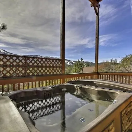 Lazy Bear Lookout - Amazing Views, Hot Tub, Game, Room, Pool Table, Pet Friendly